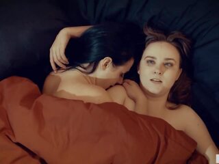 Vollbusig reif und traurig hausfrau mit lesbisch sex: sex klammer 6d | xhamster