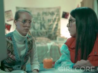 Örgüler lezbiyenler blinded tarafından bilim & sıcak virtual milf-girlcore