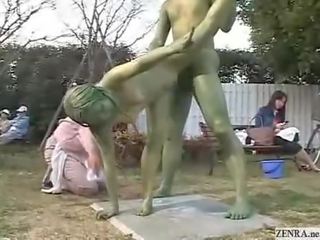 Verde giapponese giardino statues cazzo in pubblico